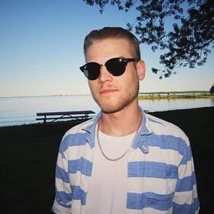 Meet your Posher, Bennett