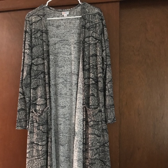 LuLaRoe Sweaters - LulaRoe Medium Sarah