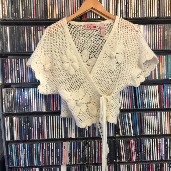Crocheted sweater - Picture 1 of 3