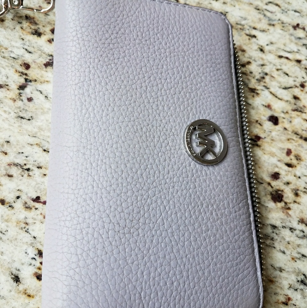 Michael kors wallet