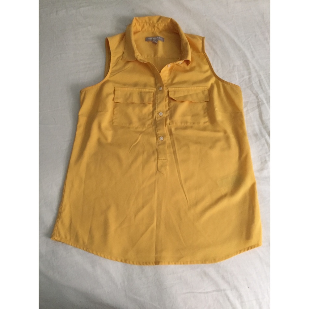 BR Yellow Button-Down Sleeveless Top