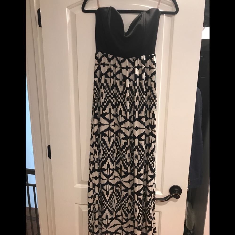 Strapless long dress.