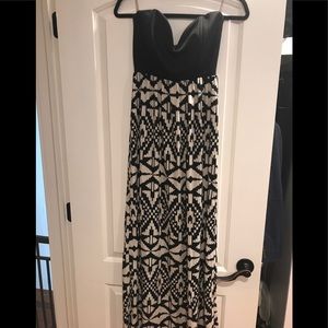 Strapless long dress.