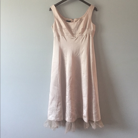 BCBGMaxAzria Dresses & Skirts - gold bcbg maxazria dress size 6