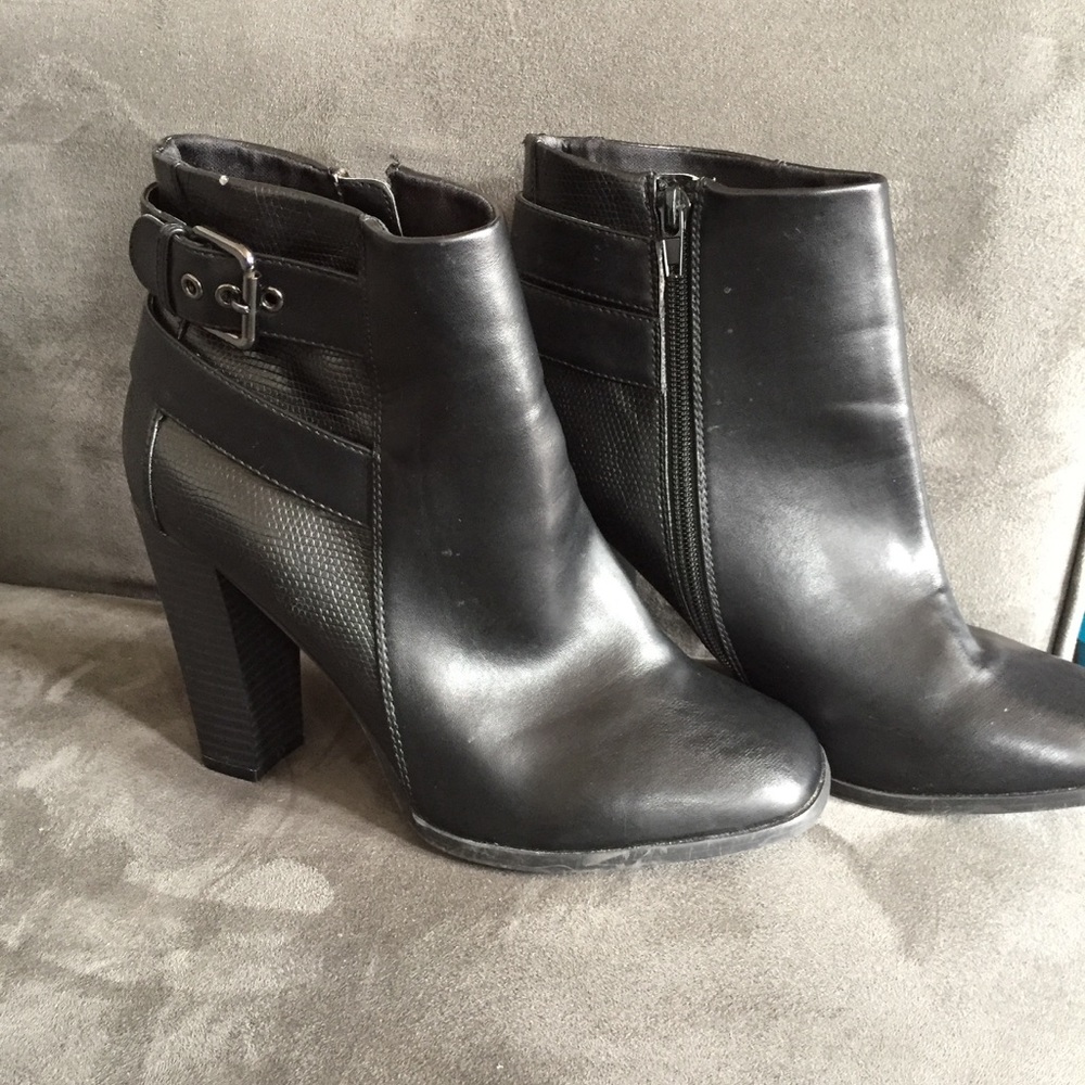 Forever 21 black booties Size 9 - Picture 4 of 6