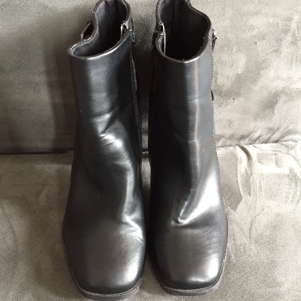 Forever 21 black booties Size 9 - Picture 5 of 6