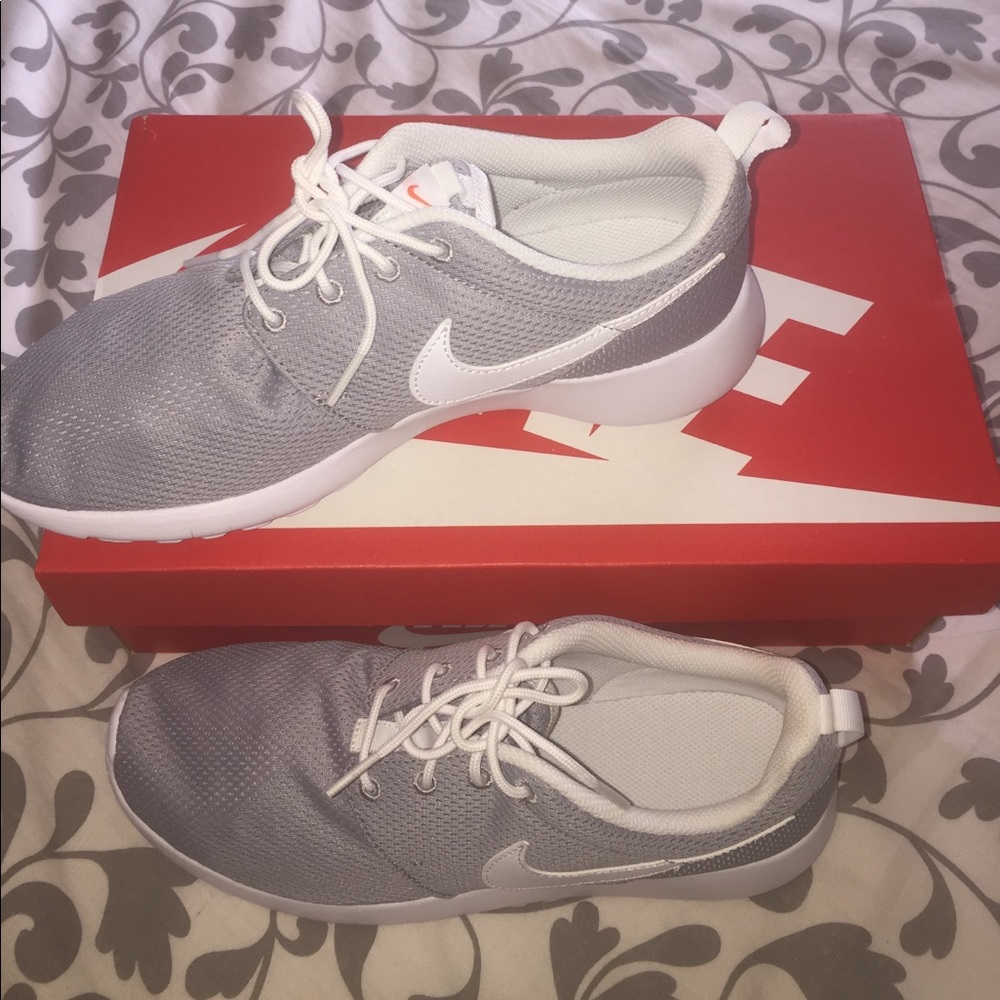 NWT New Nike Boys Shoes