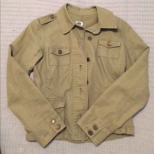 Gap military green jacket. Non smoke home sz XS