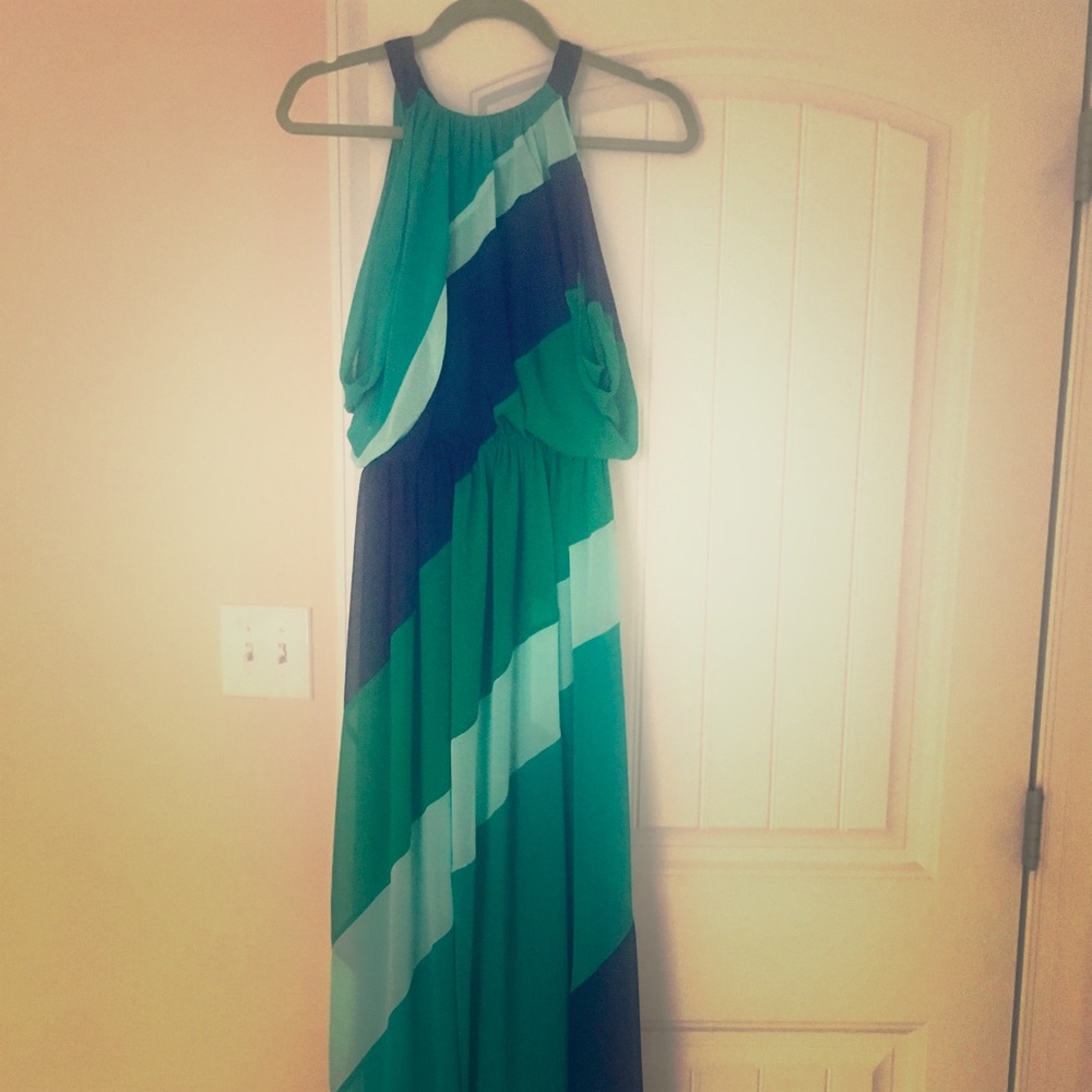 Vince Camuto flowy chiffon dress