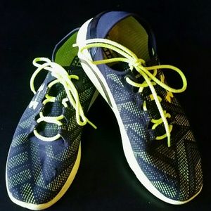 Mens Under Armour Speedform Apollo - worn once!