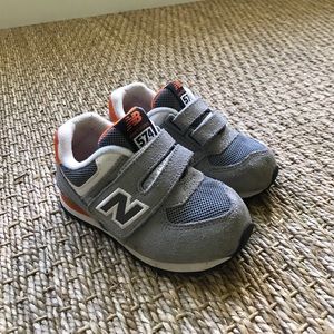 New Balance Tennis Shoes