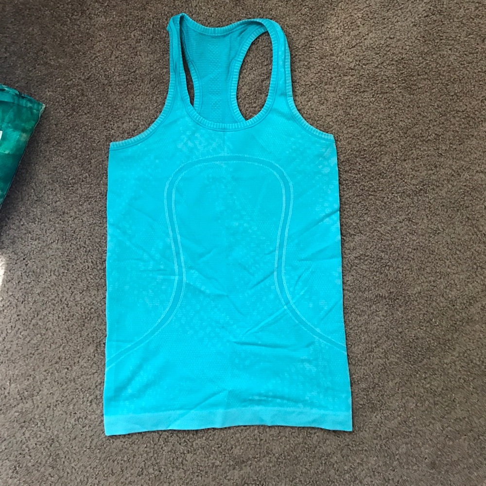 Lululemon tank top