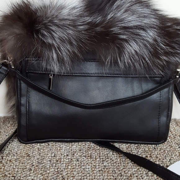 Mitchie's Saga Furs Leather Purse With Fox Fur - Picture 2 of 5