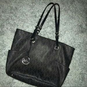 ❌SOLD❌Michael Kors Jet Set Tote