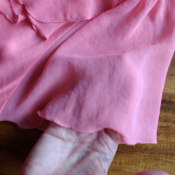 Express V-neck Top - Picture 3 of 5