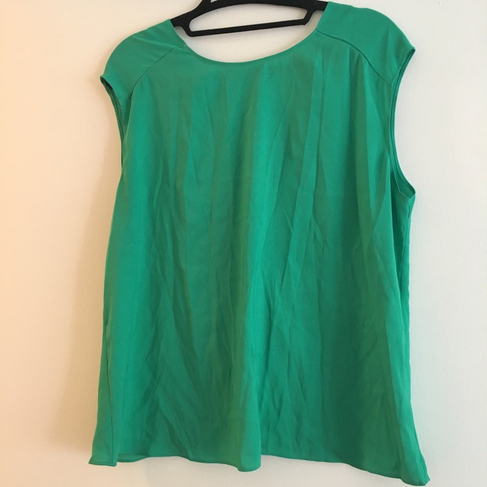 Express bow back top