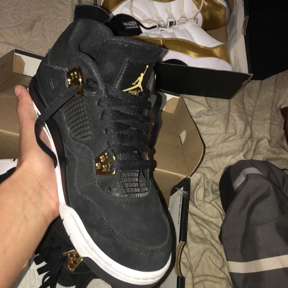 Jordan retro royalty 4s 🔥