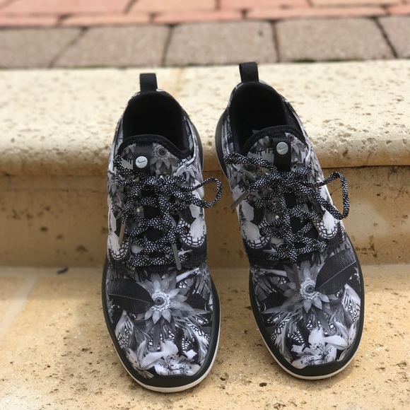 NWT Nike ID Roshe Two Breath, size 9,5M. AUTHENTIC - Picture 2 of 8