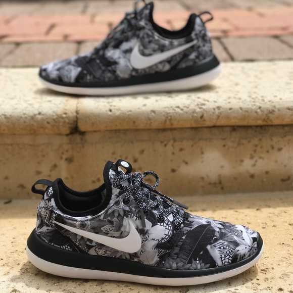 NWT Nike ID Roshe Two Breath, size 9,5M. AUTHENTIC - Picture 3 of 8