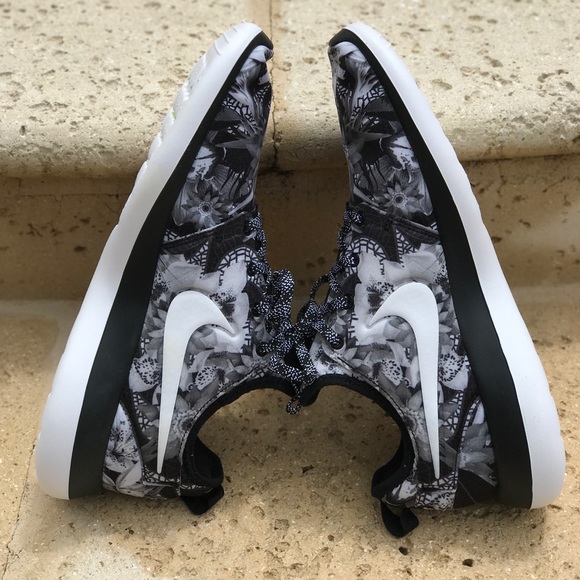 NWT Nike ID Roshe Two Breath, size 9,5M. AUTHENTIC - Picture 5 of 8