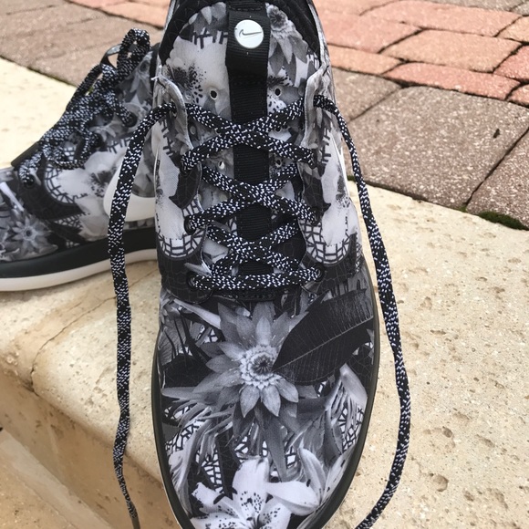 NWT Nike ID Roshe Two Breath, size 9,5M. AUTHENTIC - Picture 7 of 8