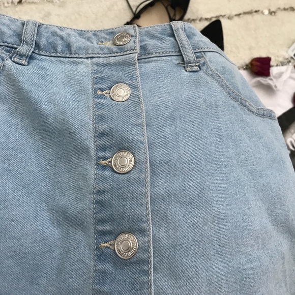 ✨HP • Retro-Look • Denim Button Down Mini Skirt • - Picture 3 of 5