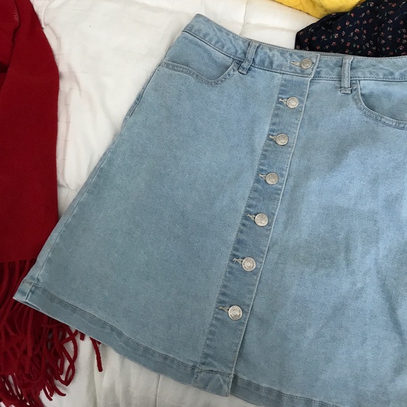 ✨HP • Retro-Look • Denim Button Down Mini Skirt • - Picture 4 of 5