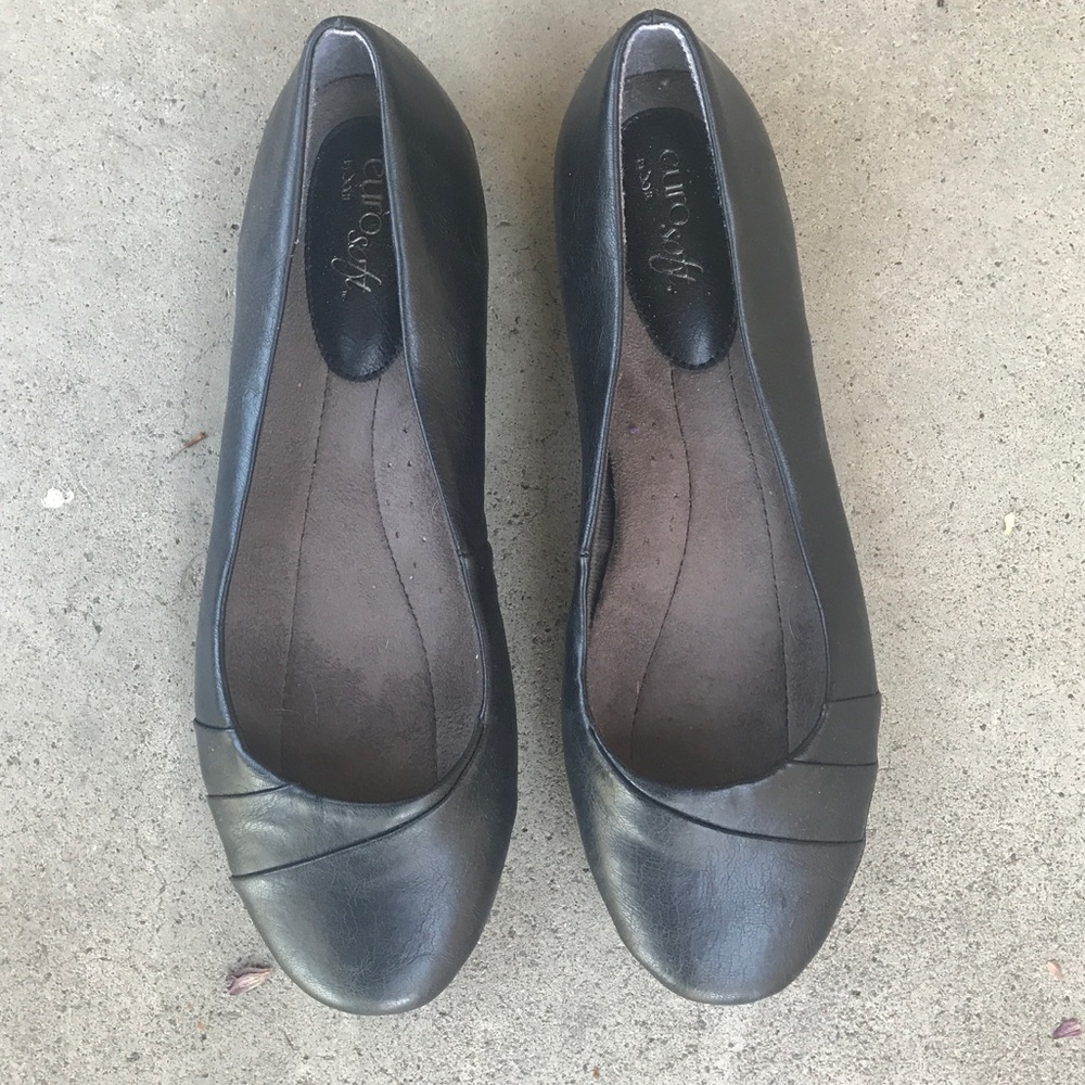 Euro Soft Black Flats