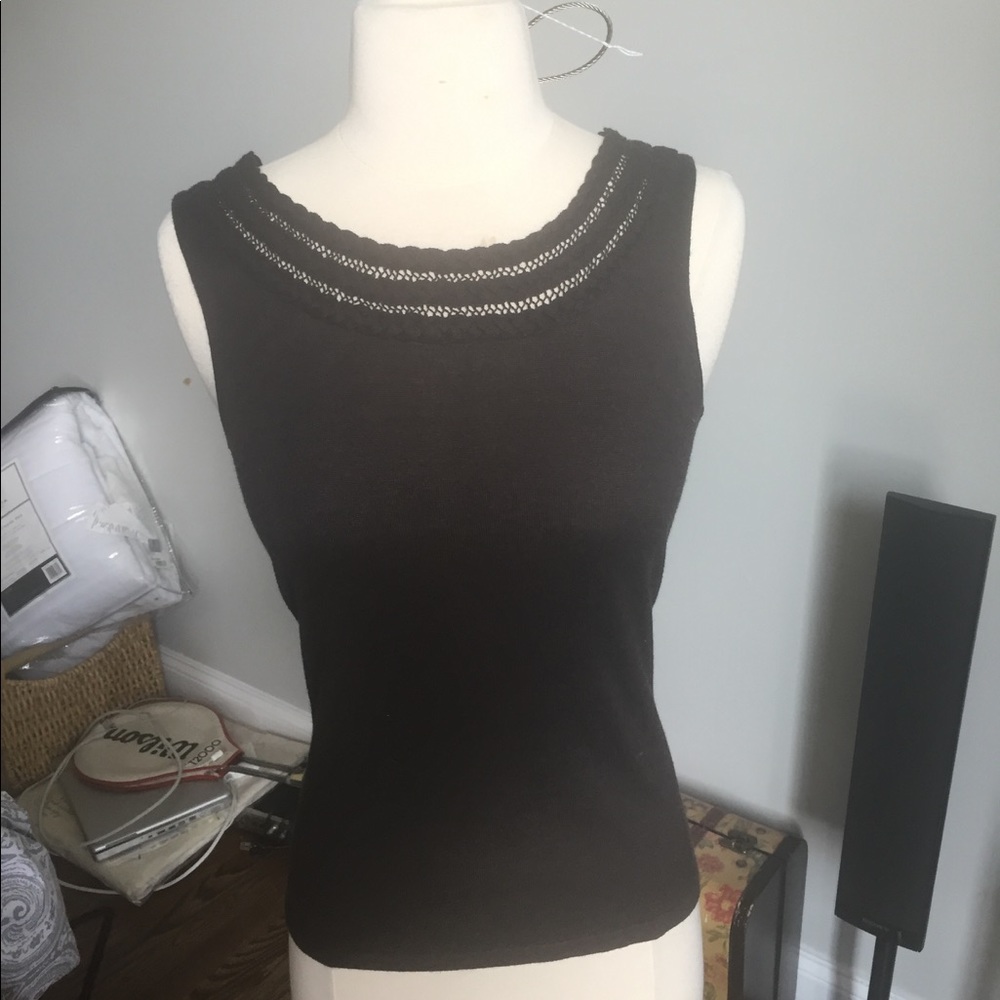 Ellen Tracy sleeveless sweater