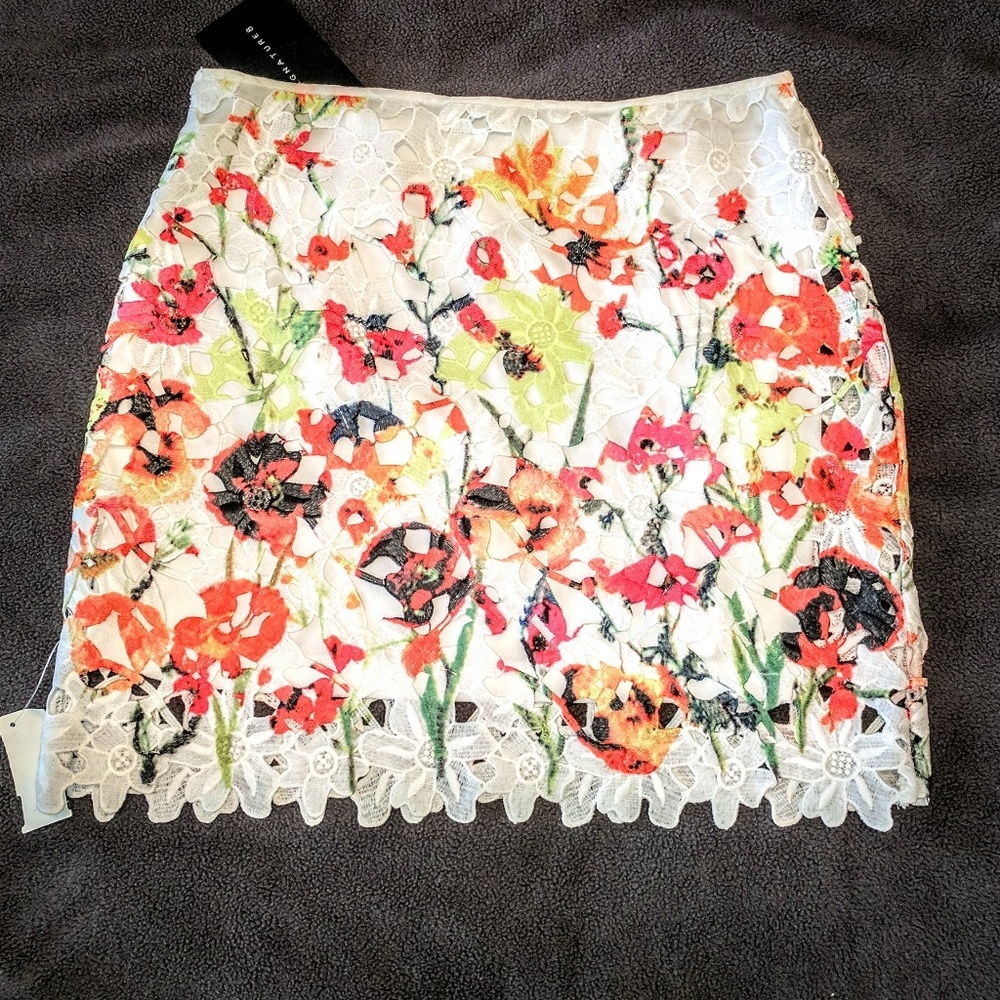 New Floral Lace Mini Skirt