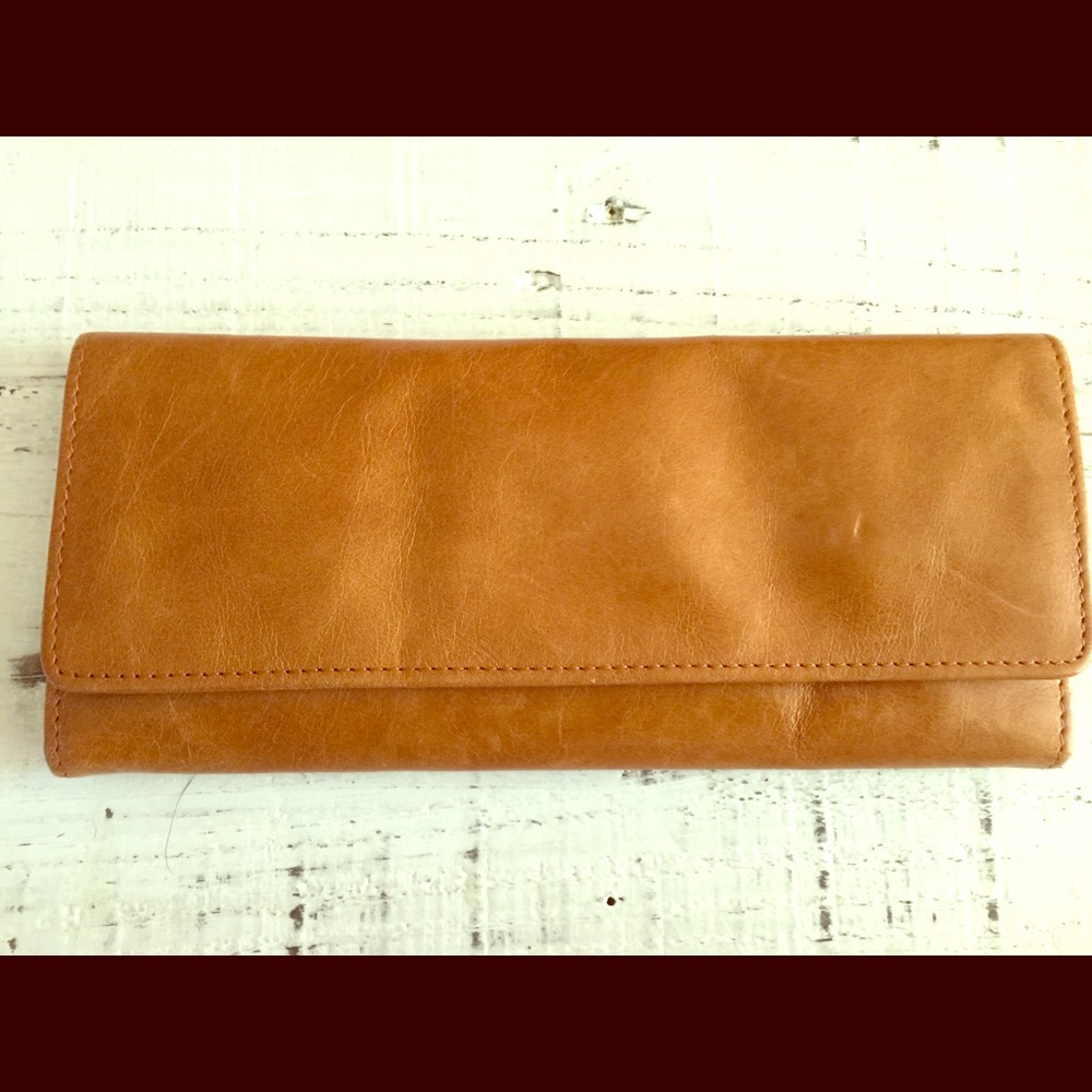 Authentic HOBO "Sadie" leather wallet ❤️