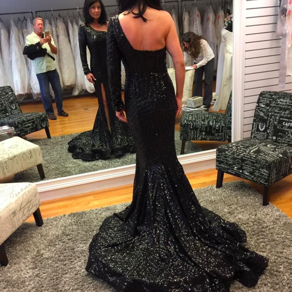 Wilfredo Gerardo Black Long Evening Ball Gown
