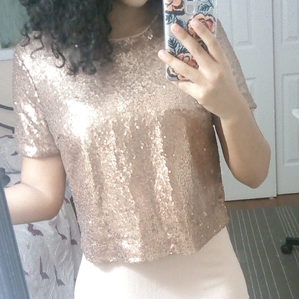Sequin crop gold shirt