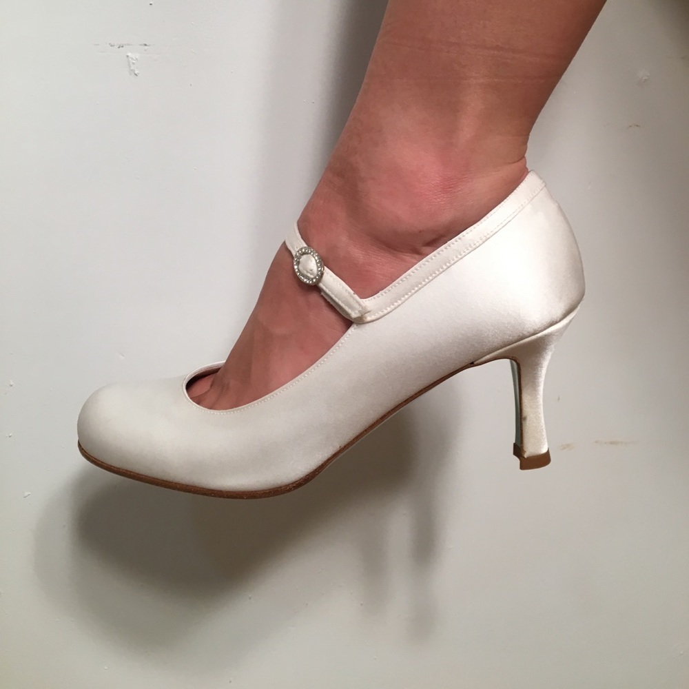 Cynthia Rowley white silk Mary Jane heels