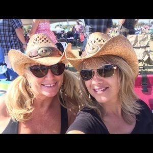 Meet your Posher, Helen