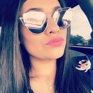 Meet your Posher, Eli