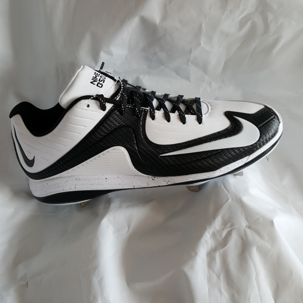 NIKE Baseball Pro MVP Cleats Black and white 13.5