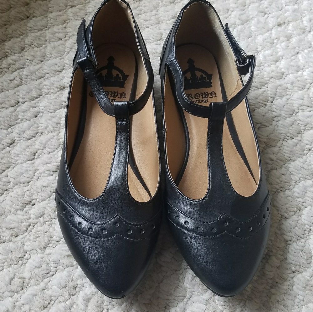 👑Crown vintage mary Jane black flats
