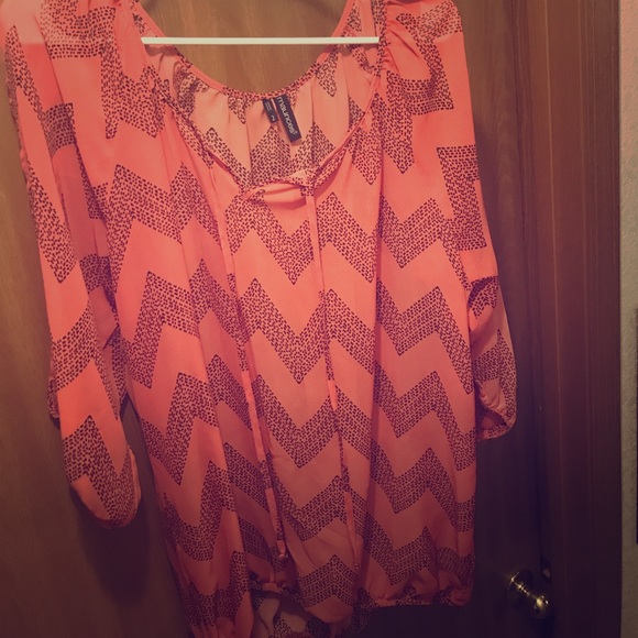 SOLD Maurices Size 2X Polyester sheer blouse - Picture 1 of 1