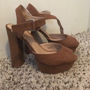 Never worn open toed strappy heels