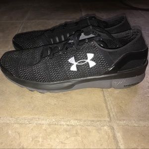 Men's Under Armour Speedform Running Shoes NWOT.