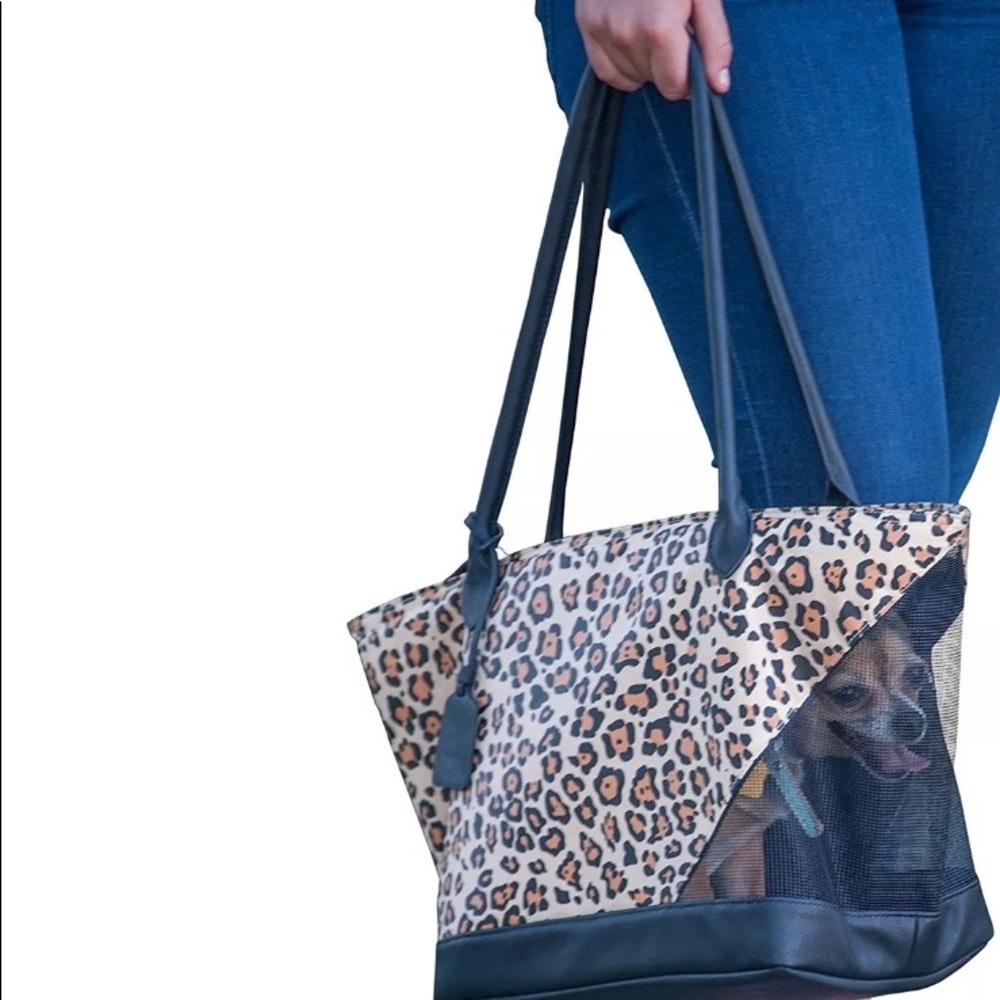 Stylish leopard print pet carrier / pet purse!