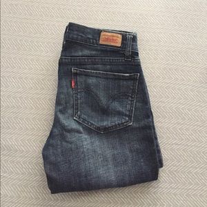 Levi size 5M skinny jeans