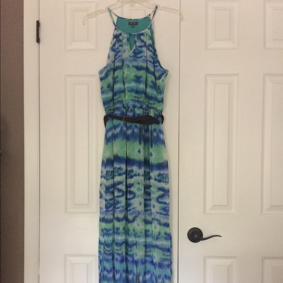 Dresses & Skirts - Dress