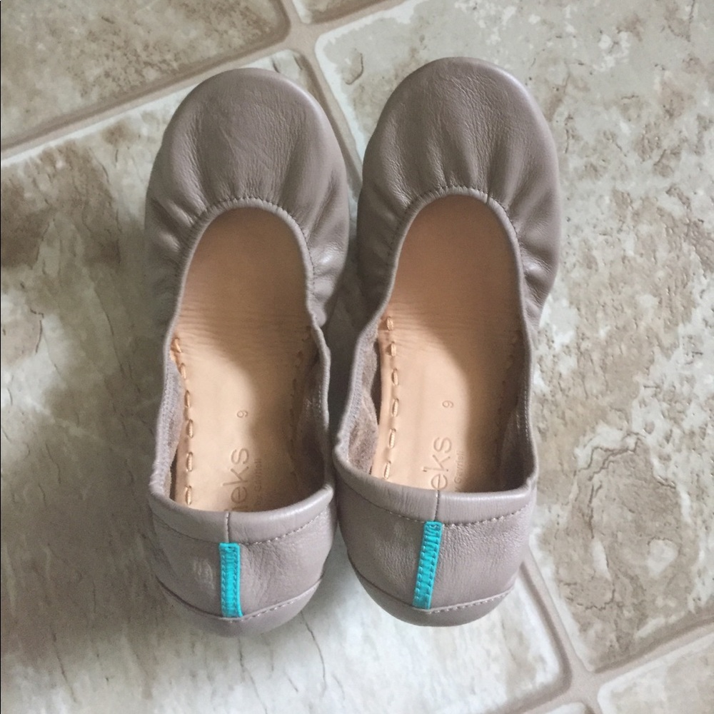 Brand new Tieks