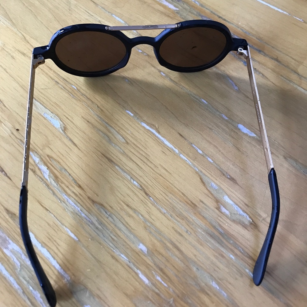 komono matte black and gold 🕶sun glasses 😎 - Picture 3 of 6