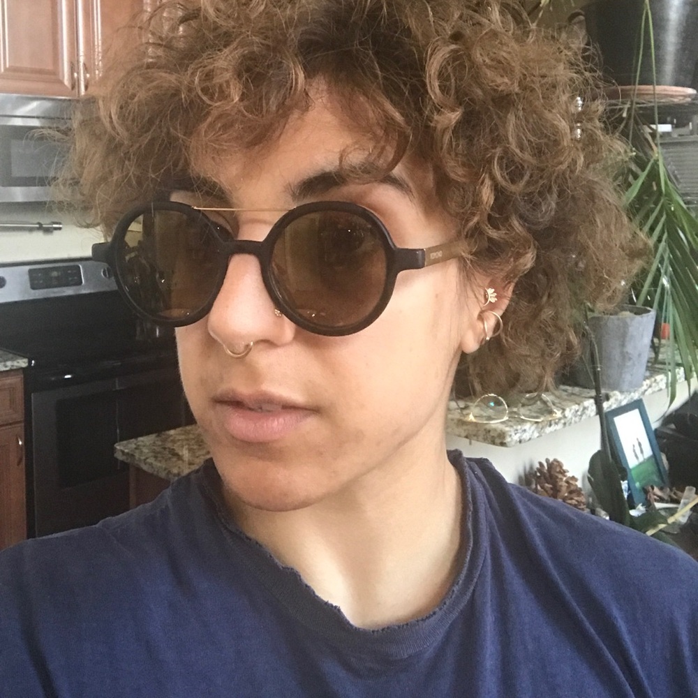 komono matte black and gold 🕶sun glasses 😎 - Picture 4 of 6