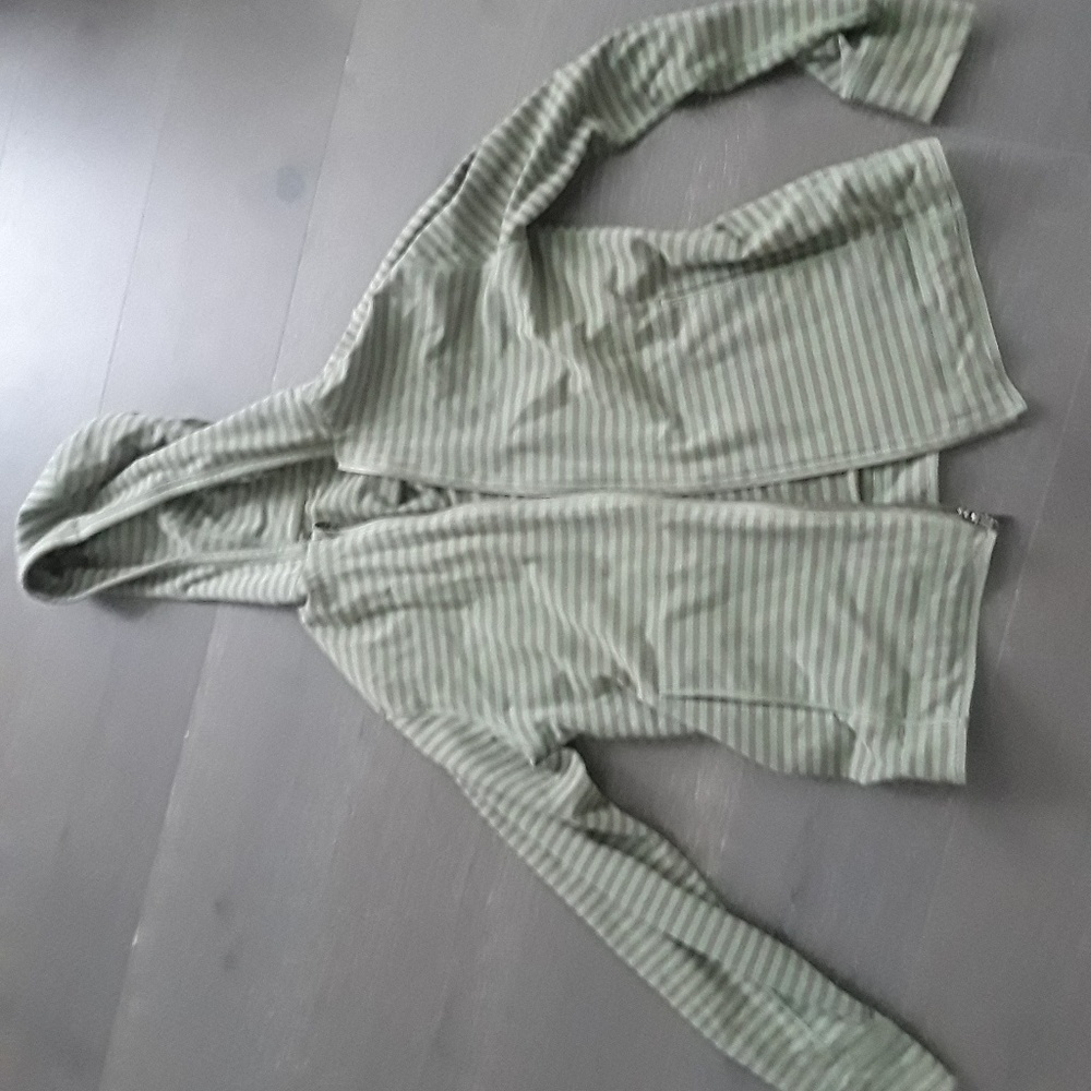 Lululemon sweatshirt