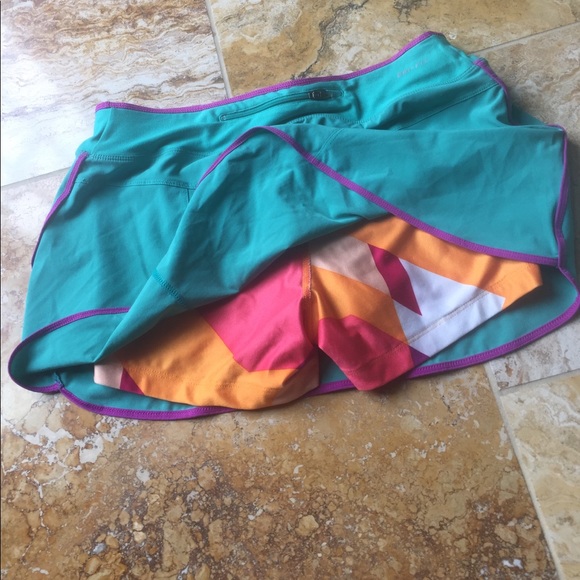 Nike running skort w/fabulous fun bright short pop - Picture 5 of 8