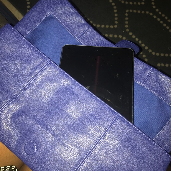 Oversized Blue Clutch - Picture 3 of 3